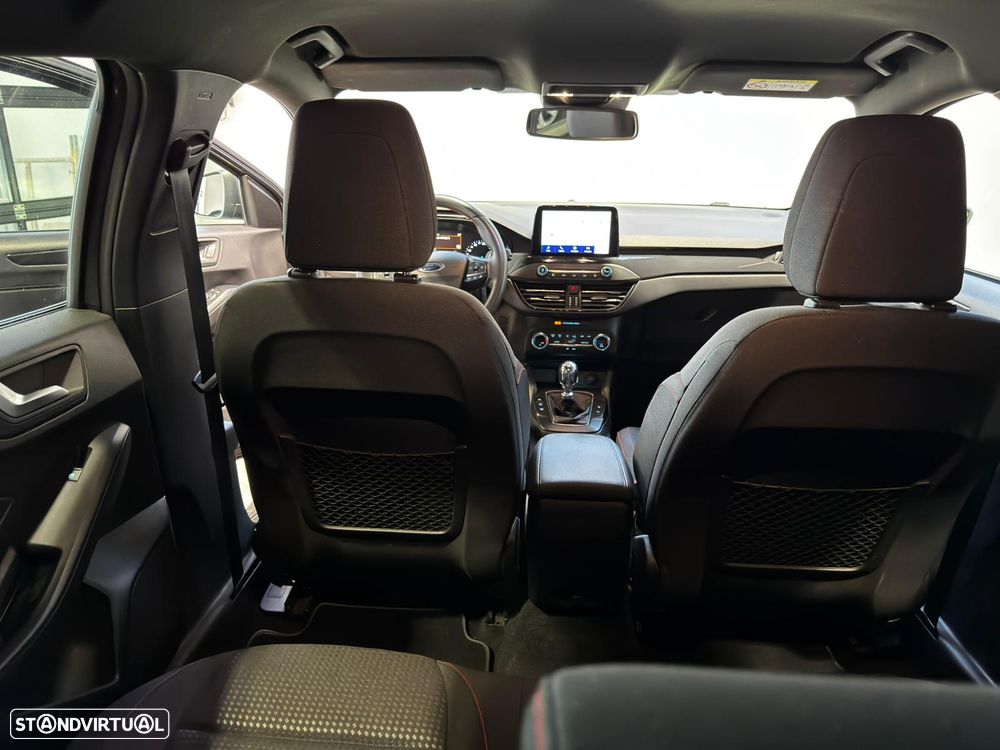 Ford Focus 1.0 EcoBoost MHEV ST-Line - 32