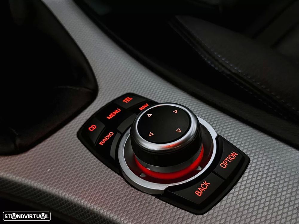 BMW 320 d Touring Pack M - 12