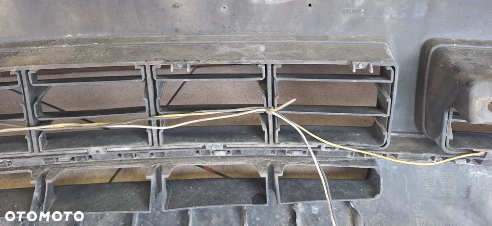 VW Golf IV Zderzak Przód Przedni Kod Lakieru LC9Z - 21