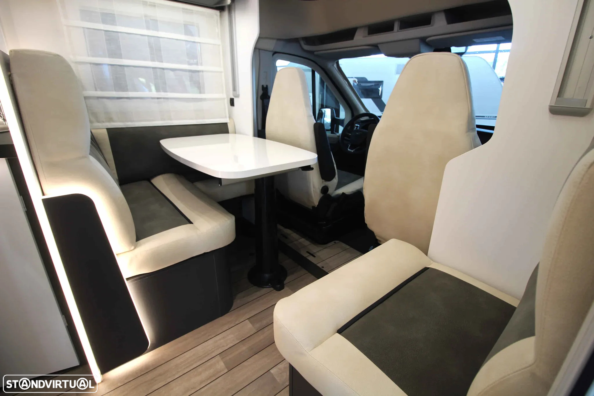 McLouis MC4 379 - 9