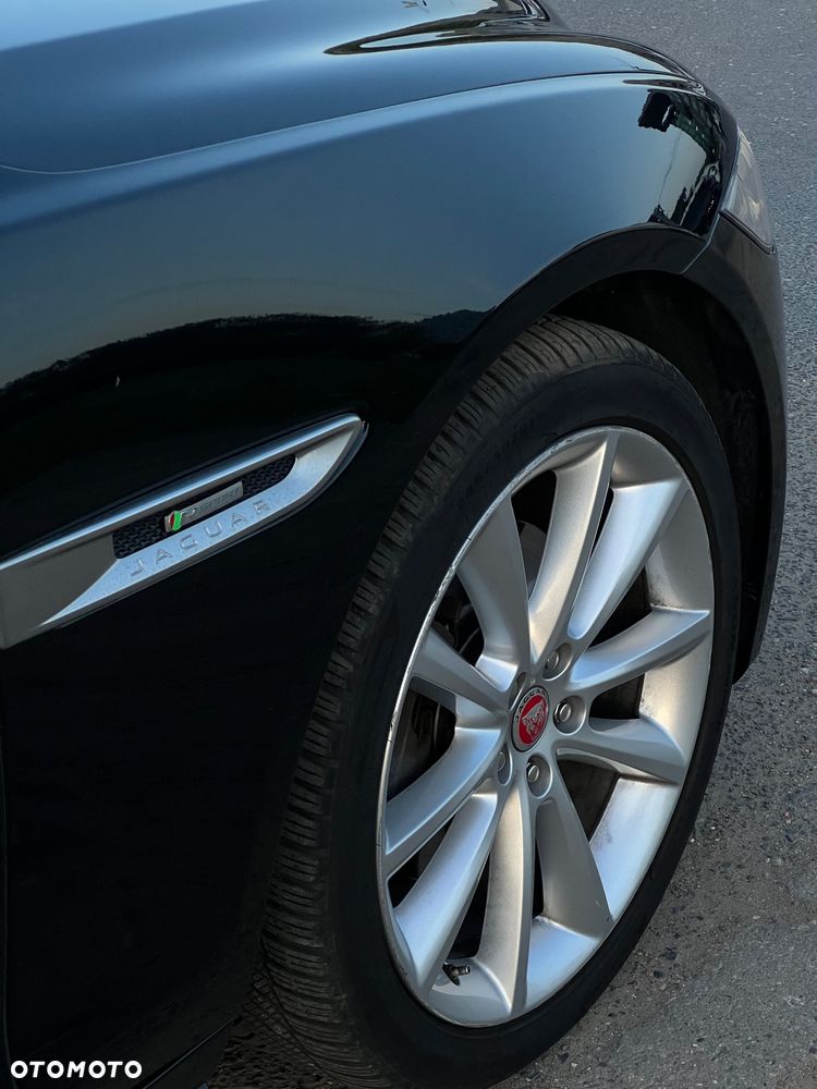 Jaguar XF 20d AWD R-Sport - 8