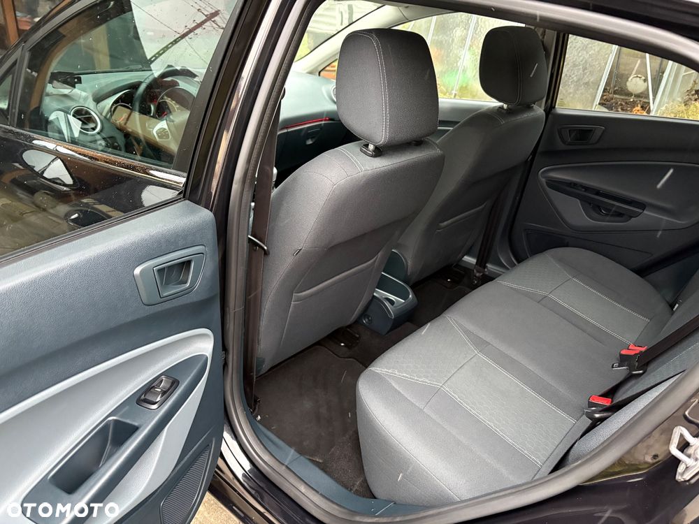 Ford Fiesta 1.6 TDCI Champions Edition - 11