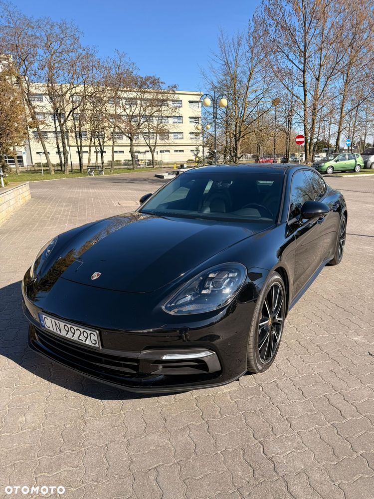 Porsche Panamera - 1