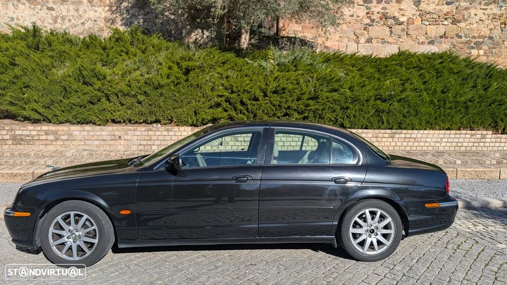 Jaguar S-Type 3.0 V6 Executive Auto. - 2