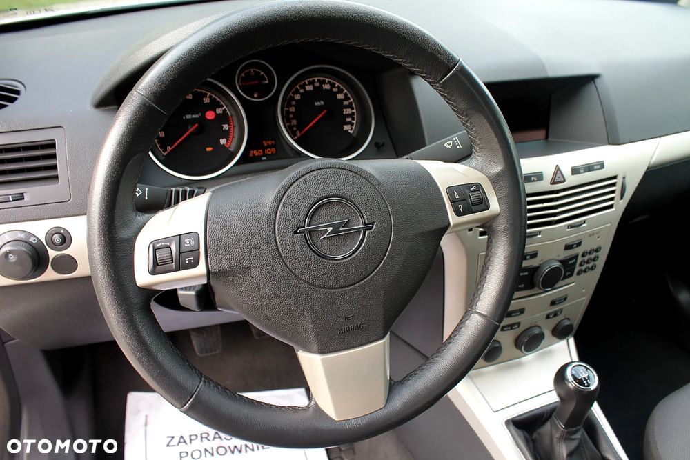 Opel Astra GTC 1.8 Innovation - 16