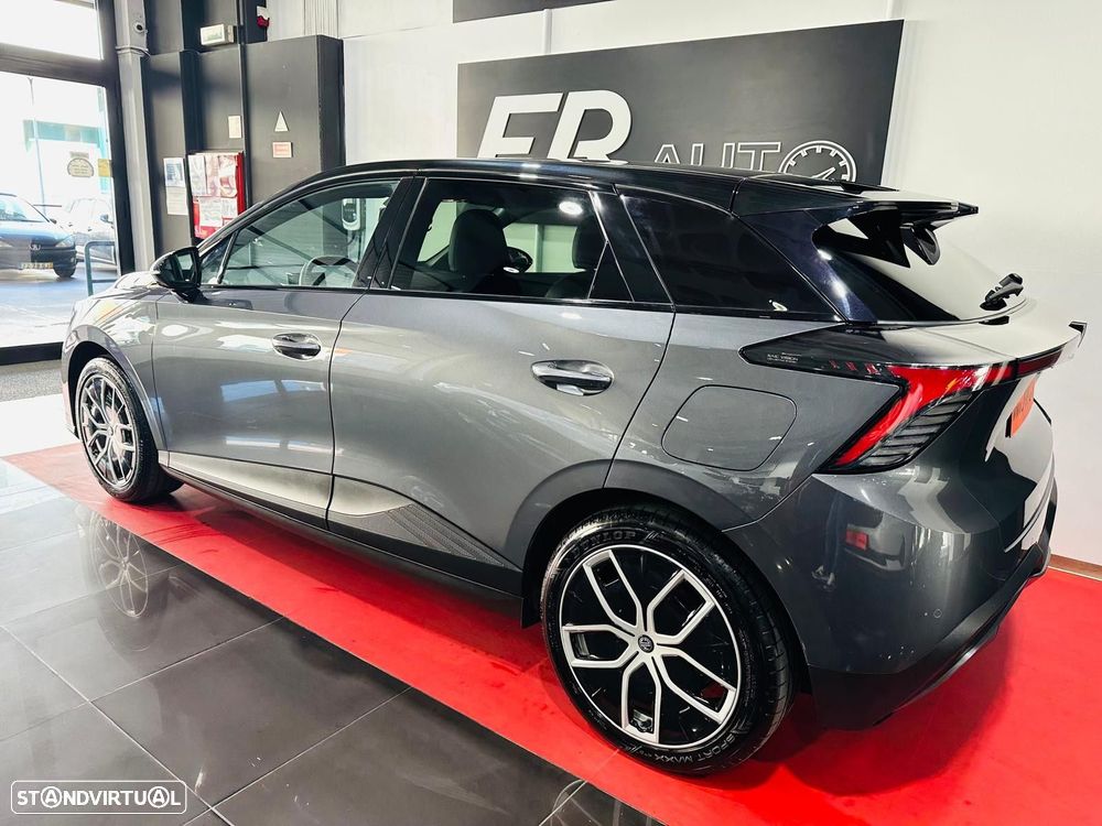 MG MG4 64 kWh Luxury - 15