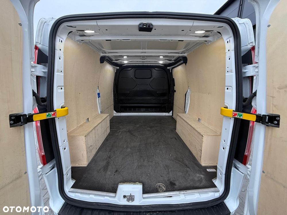 Ford TRANSIT CUSTOM - 26