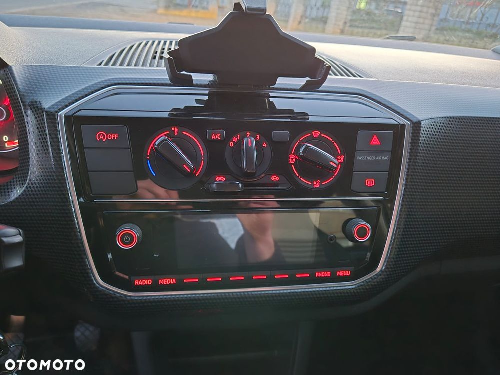 Volkswagen up! black - 8