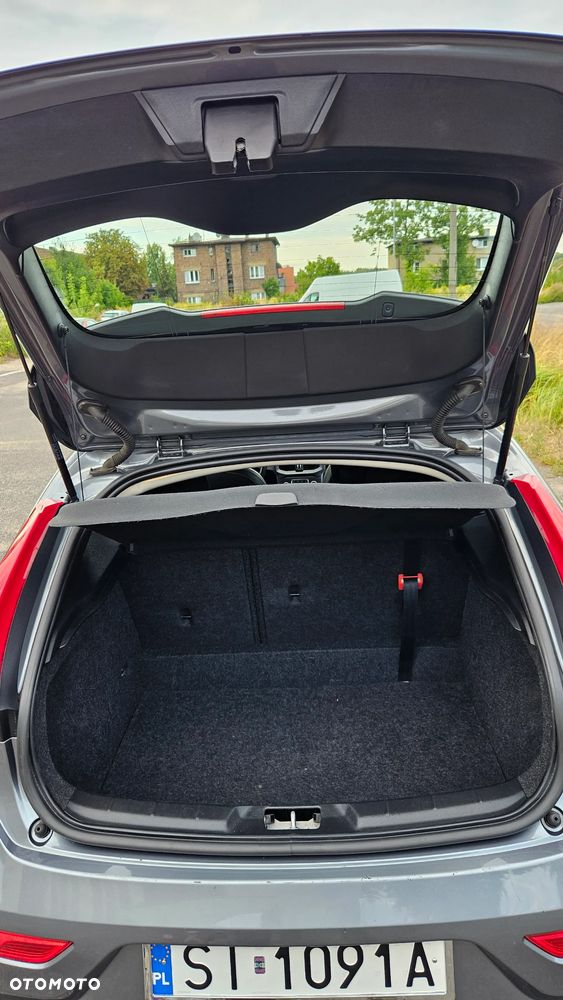 Volvo V40 - 30