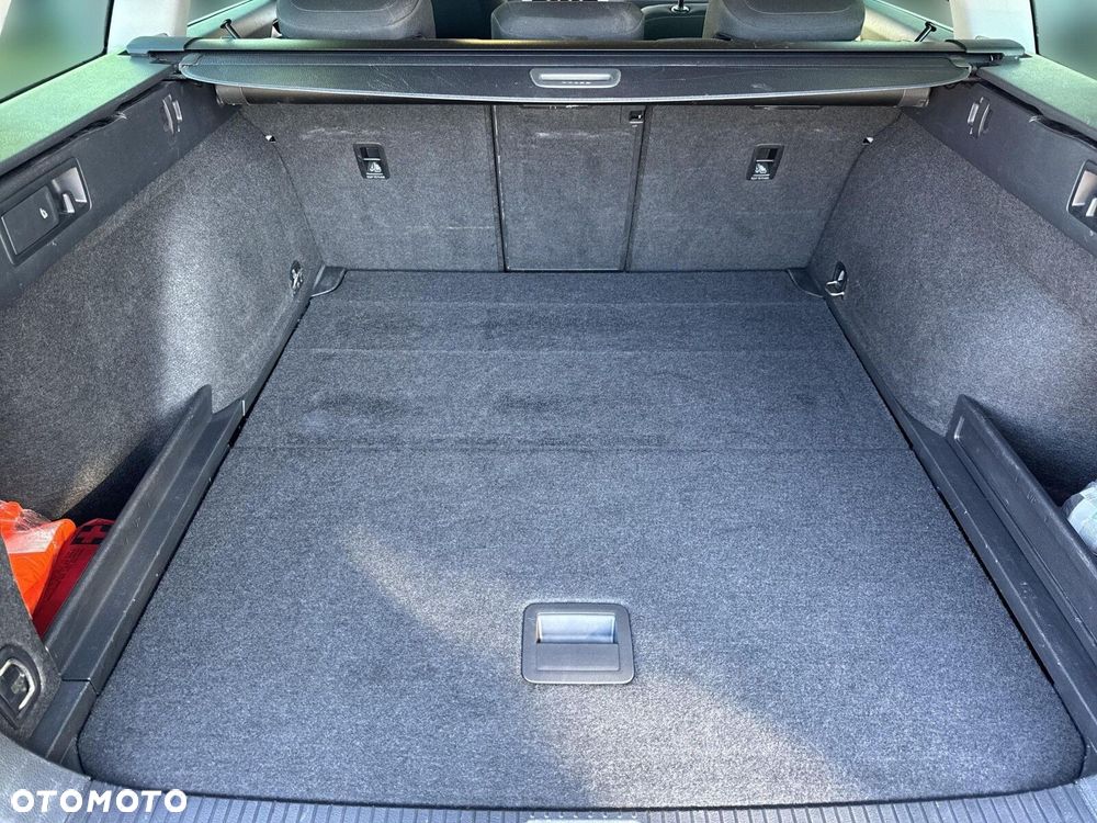 Volkswagen Passat - 18