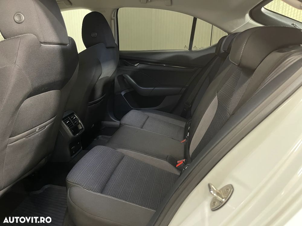 Skoda Octavia 1.5 TSI DSG MHEV Ambition - 11