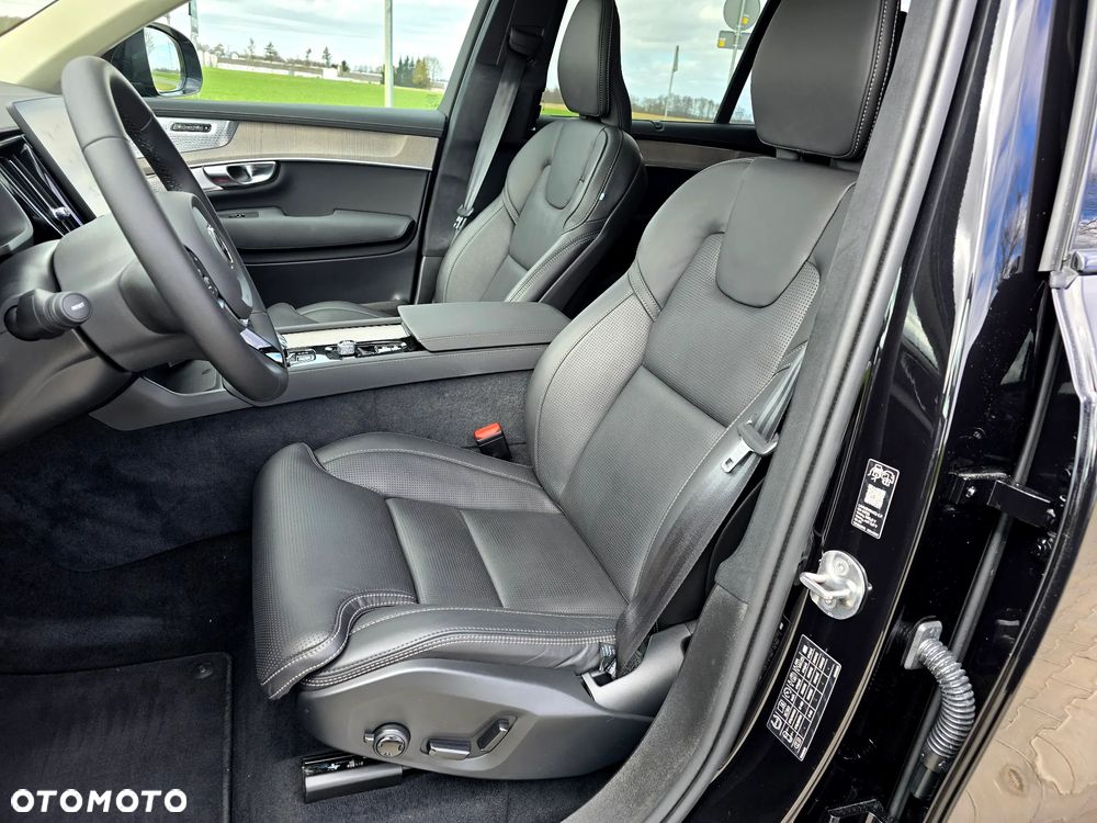 Volvo XC 90 T8 AWD Plug-In Hybrid Ultra Dark 7os - 17