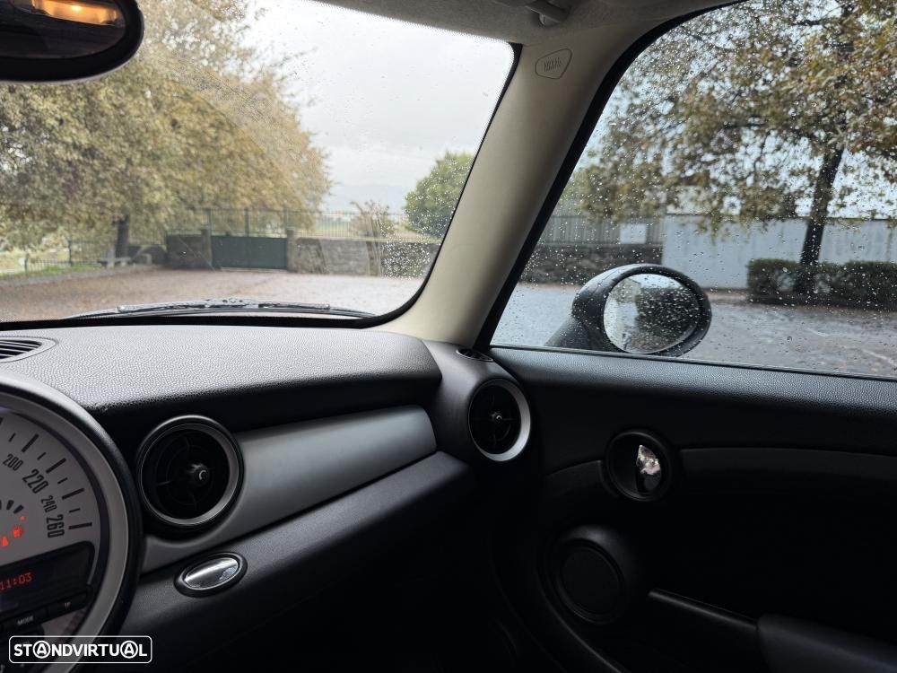 MINI 3 Portas Cooper D - 17