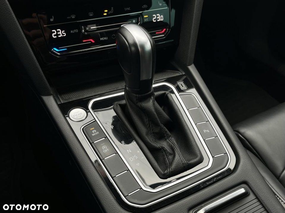 Volkswagen Passat - 26