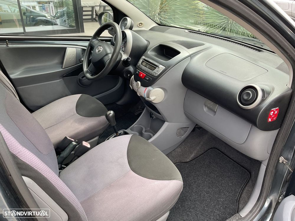 Toyota Aygo 1.0 Orange Edition - 27