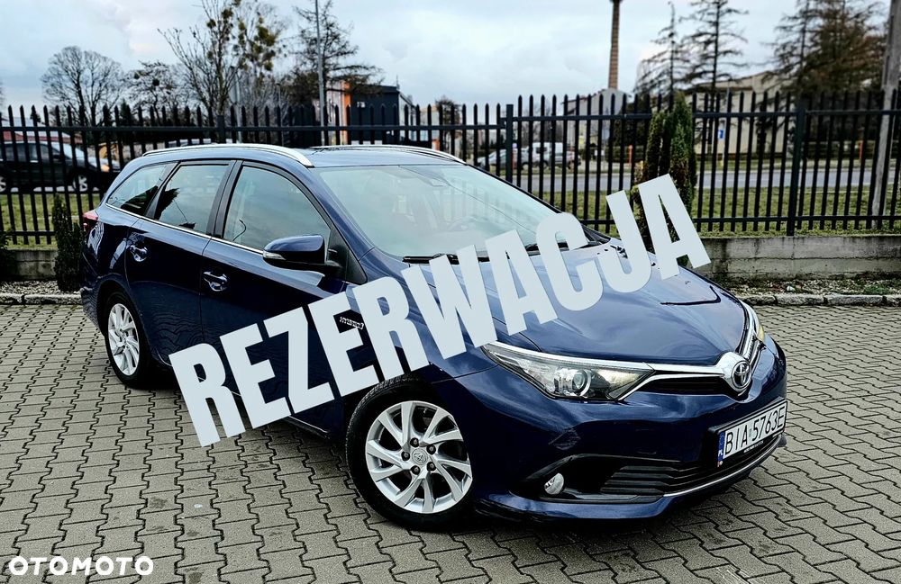 Toyota Auris Hybrid 135 Comfort - 1