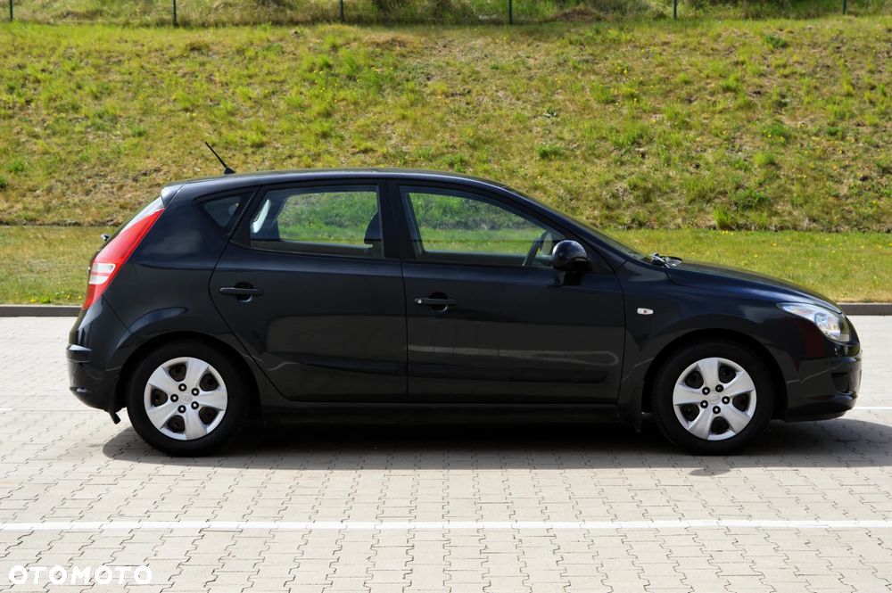 Hyundai i30 1.4 Classic + - 28