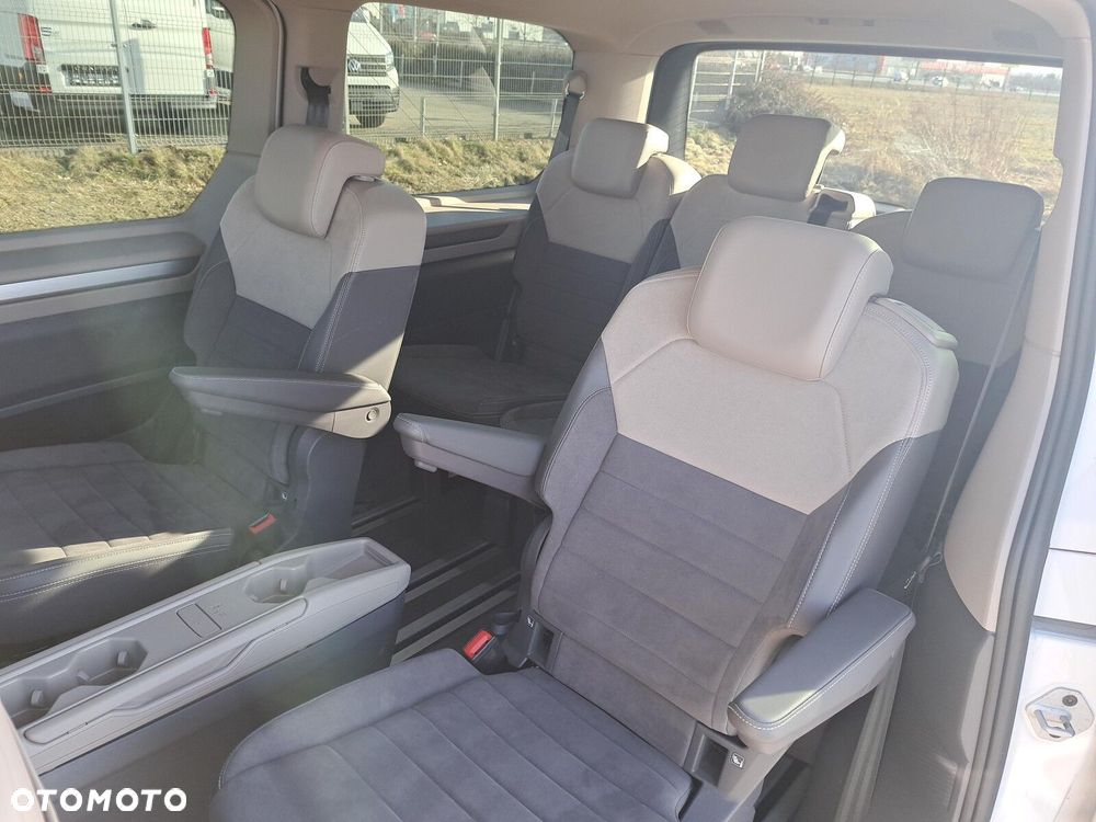 Volkswagen Multivan - 23