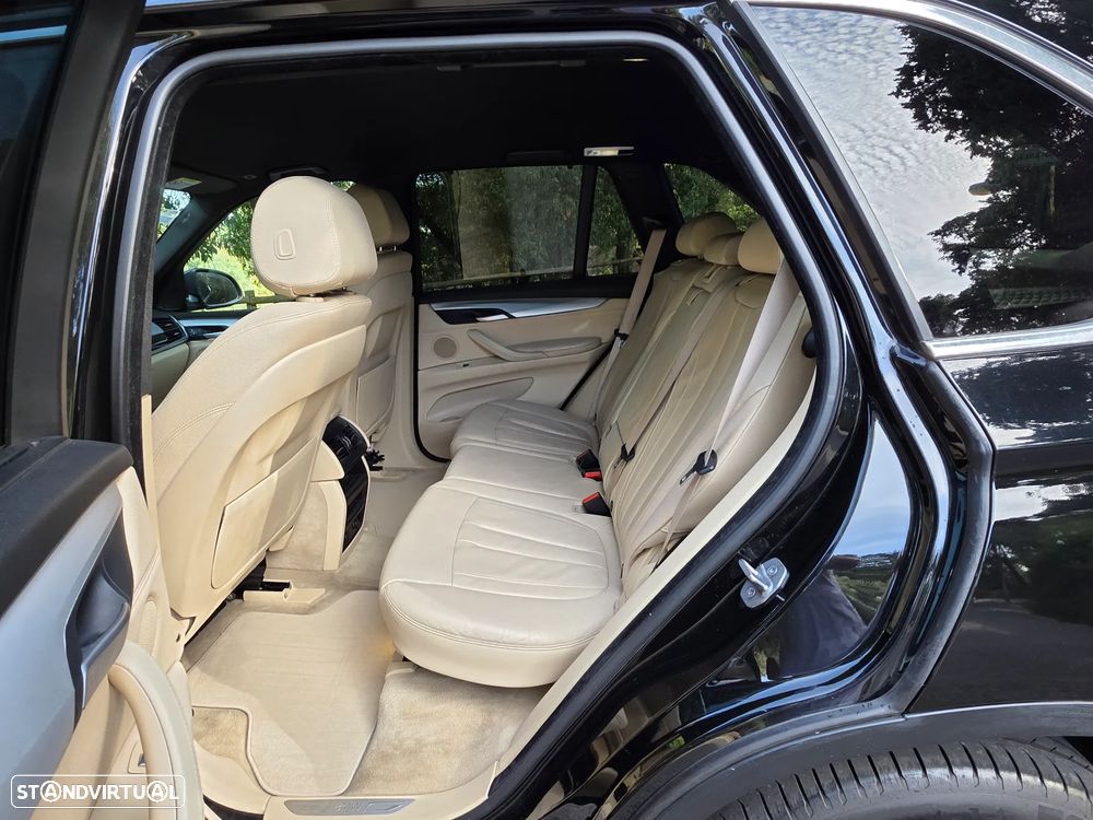 BMW X5 25 d sDrive Comfort 7L - 9