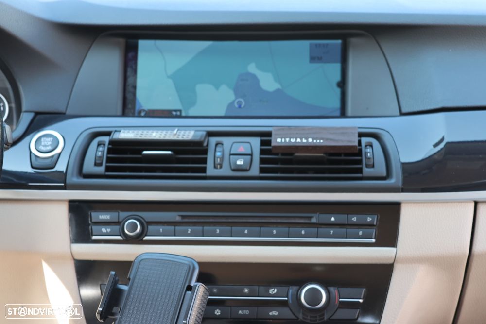 BMW 525 d Auto - 13