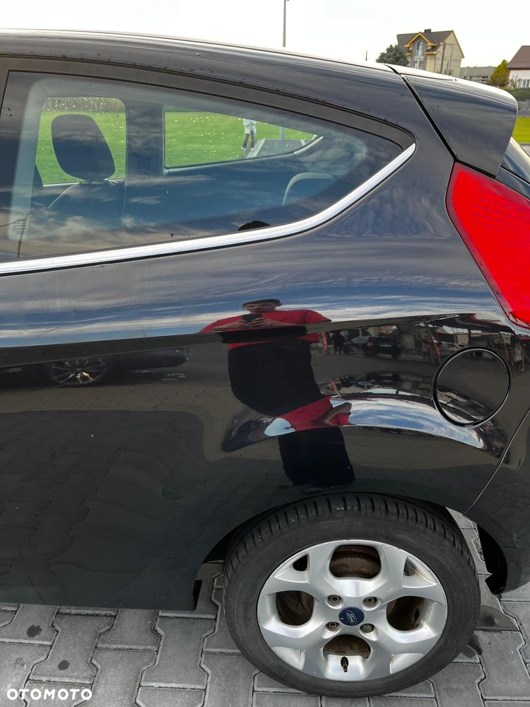 Ford Fiesta 1.4 Ghia - 17