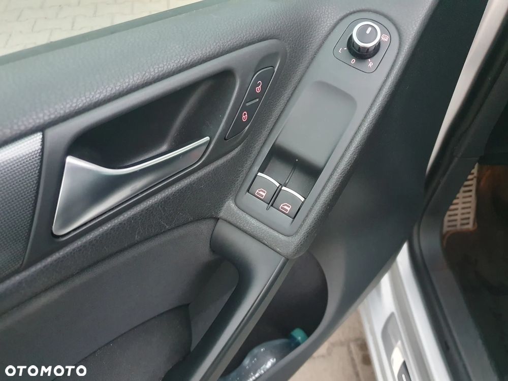 Volkswagen Golf 2.0 TDI Comfortline - 14