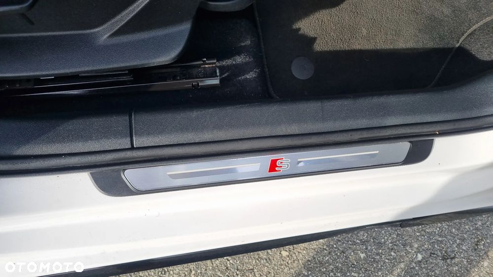 Audi A3 Sportback 2.0 TDI (clean diesel) S tronic S line Sportpaket - 26