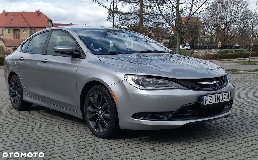 Chrysler 200 - 1