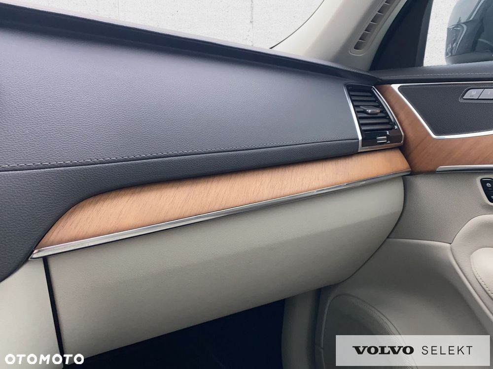 Volvo XC 90 - 23