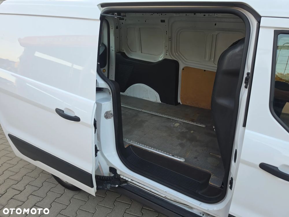 Ford Transit Connect - 19