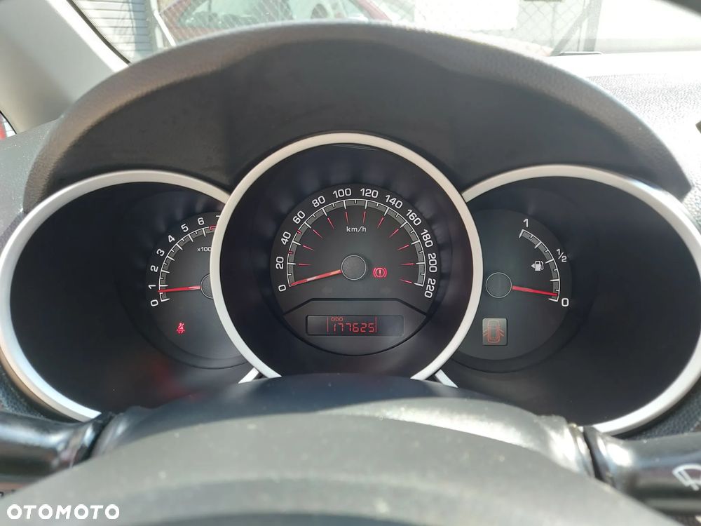 Kia Venga 1.6 CVVT Platinum Edition - 29