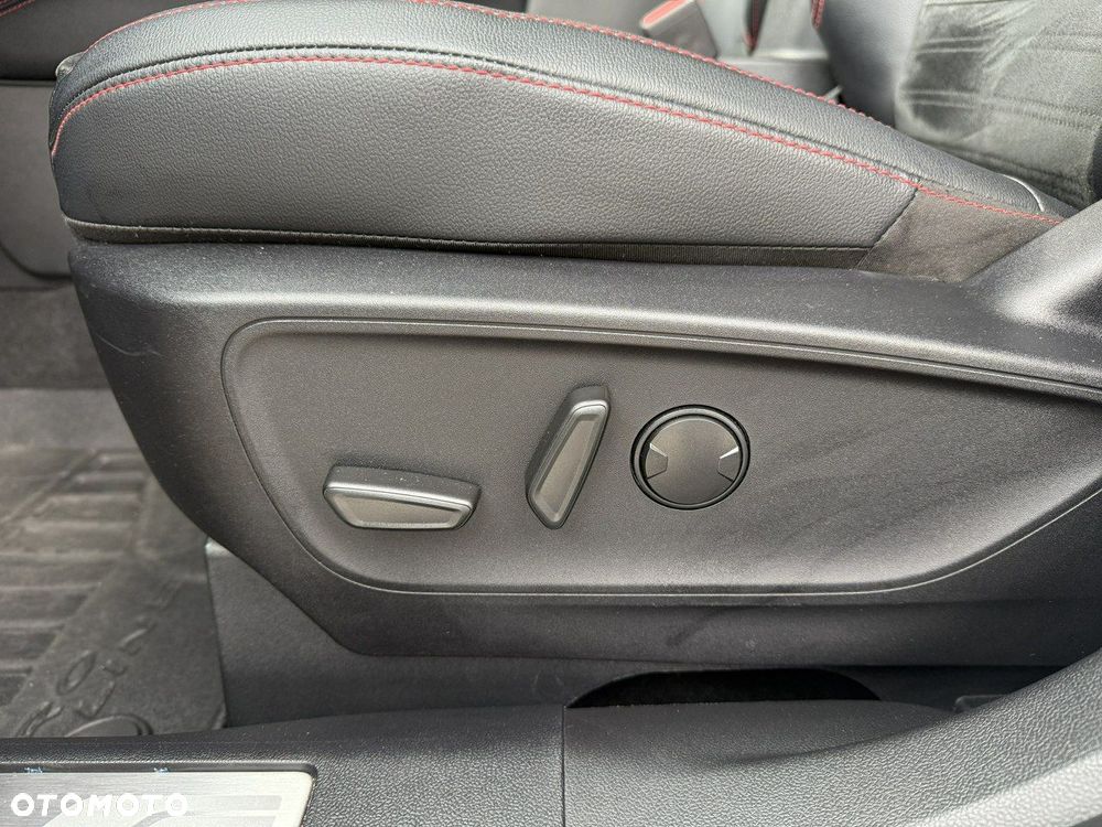 Ford Kuga - 27