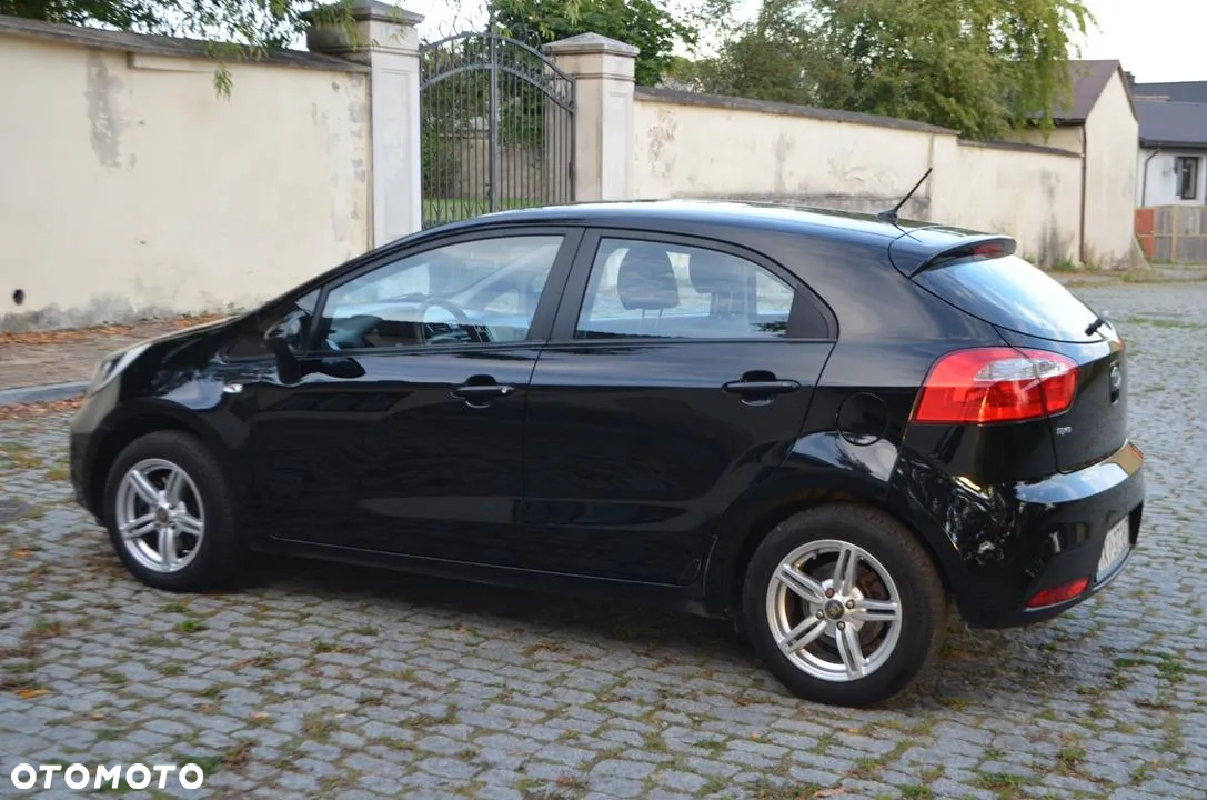 Kia Rio 1.2 Business Line - 6