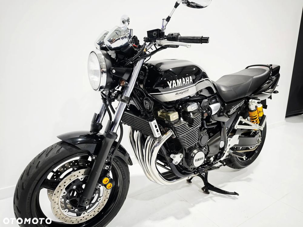 Yamaha XJR - 14