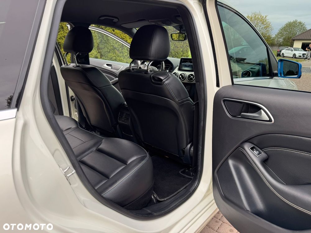 Mercedes-Benz Klasa B (Electric Drive) 250 e - 12