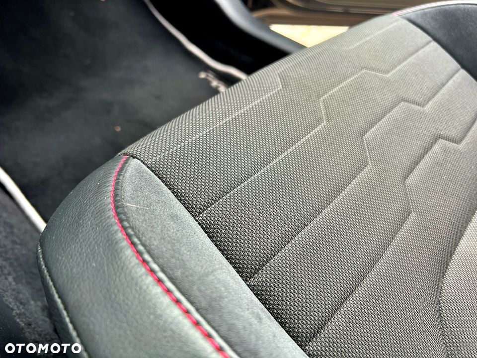 Toyota Corolla 2.0 Hybrid Executive - 15