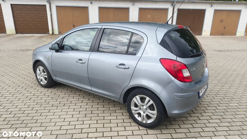 Opel Corsa 1.2 16V Edition 150 - 6