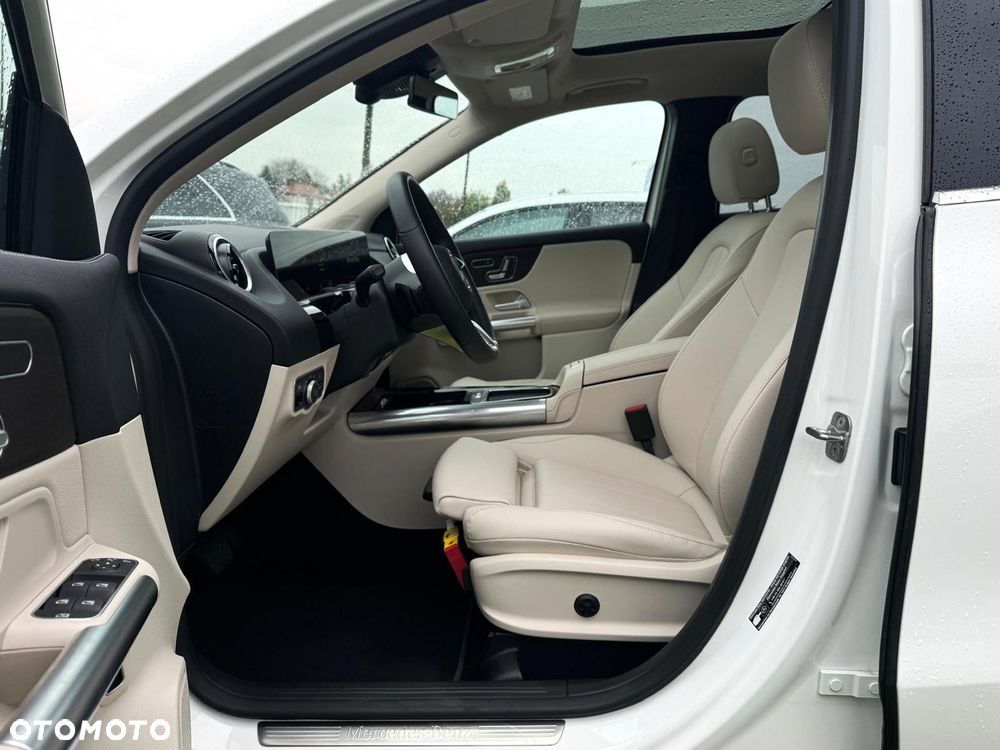 Mercedes-Benz GLA - 6