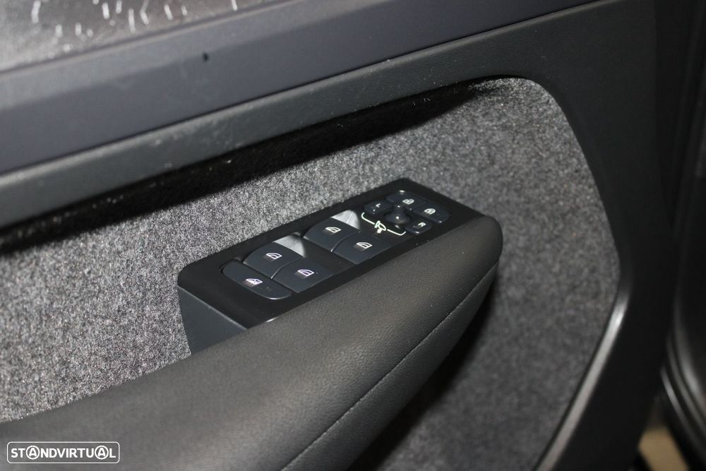 Volvo XC 40 1.5 T2 Momentum Core - 25