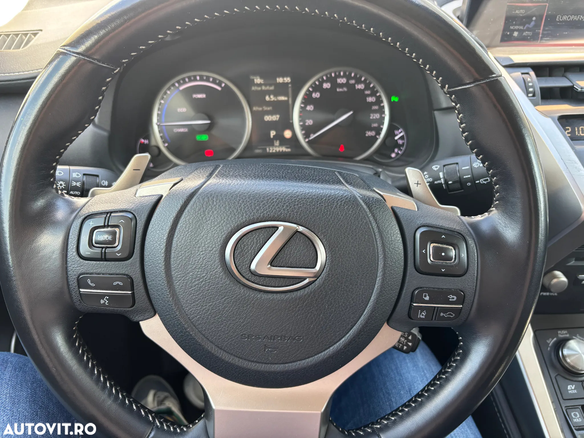 Lexus Seria NX 300h - 12