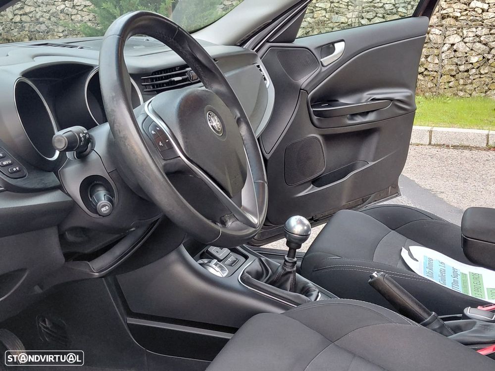 Alfa Romeo Giulietta 1.6 JTDm Super - 26