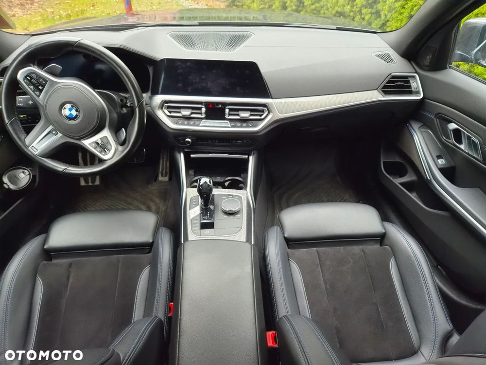 BMW Seria 3 330i xDrive - 6