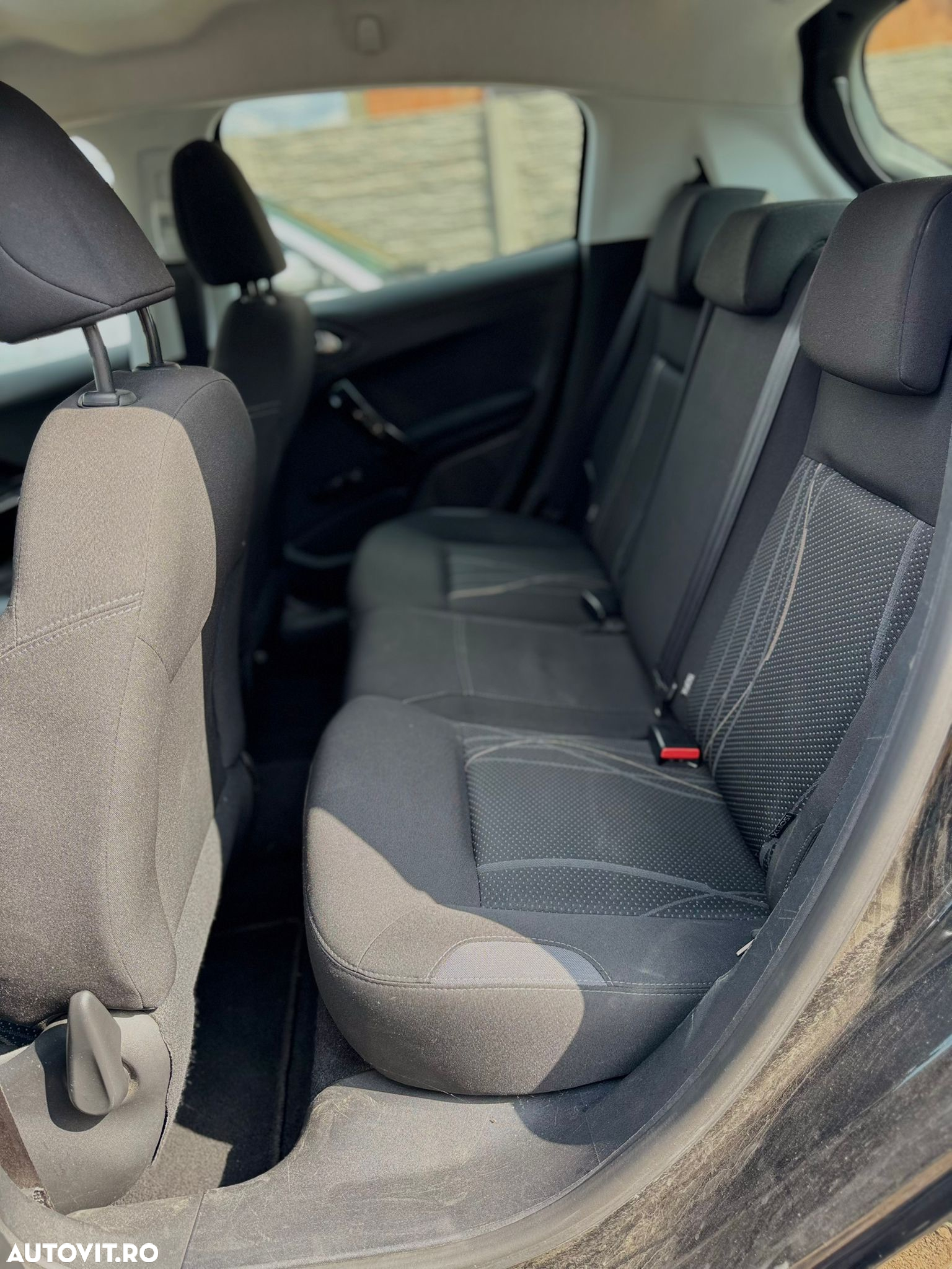 Peugeot 208 e-HDi 68 EGS5 Stop&Start Active - 8