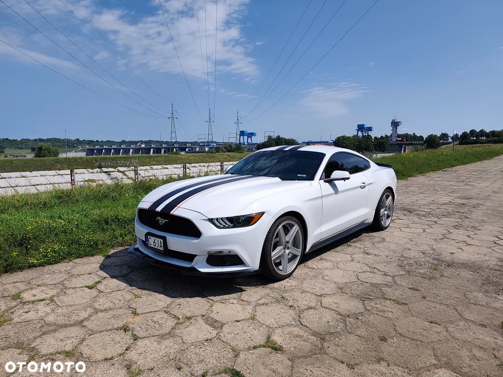 Ford Mustang 2.3 EcoBoost - 28