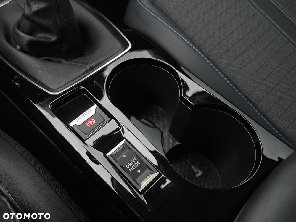 Peugeot 2008 1.5 BlueHDi Active Pack S&S - 22