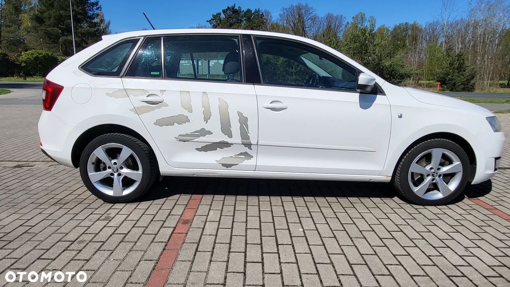 Skoda RAPID 1.6 TDI DPF Style Plus - 4