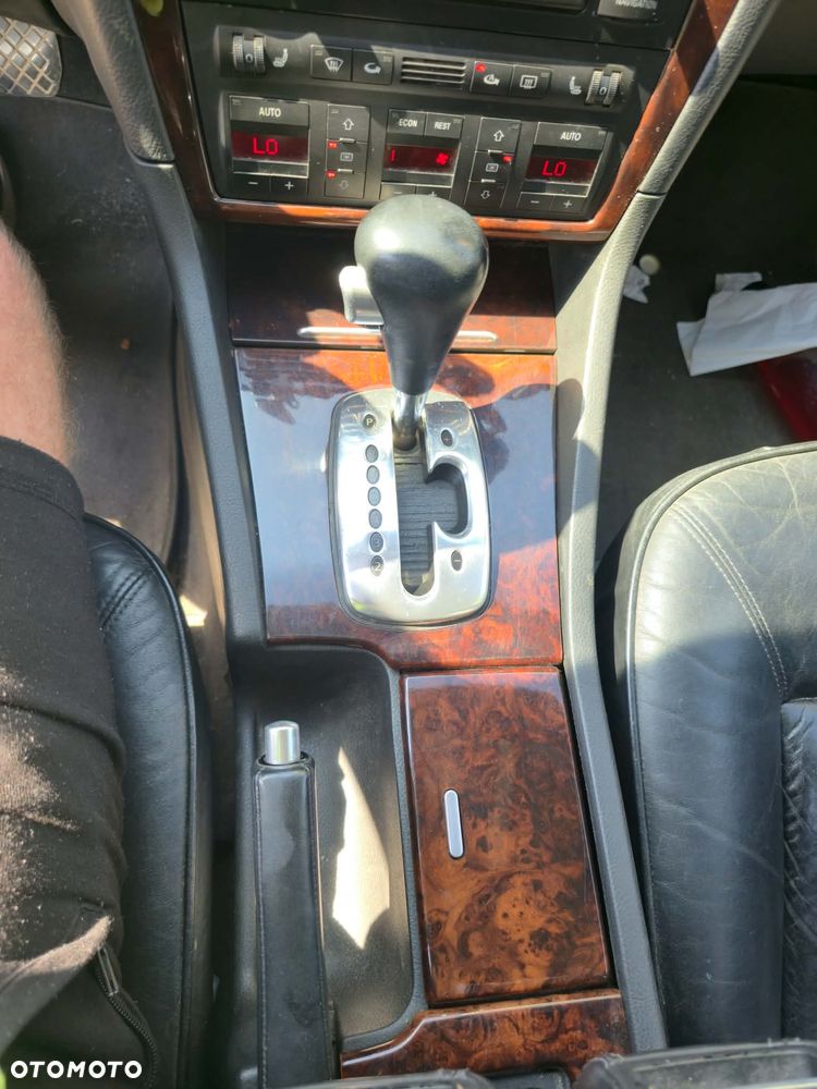 Audi A8 - 9
