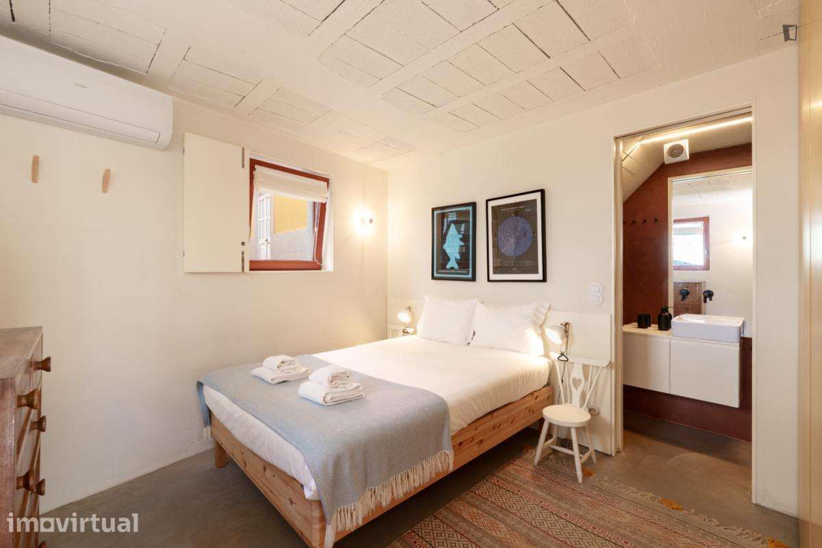 Apartamento com 1 quartos - localizado em Miragaia Porto - Grande imagem: 3/23