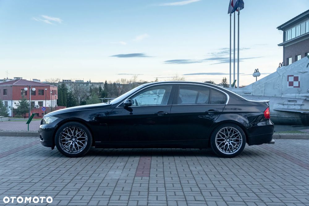 BMW Seria 3 330i - 7