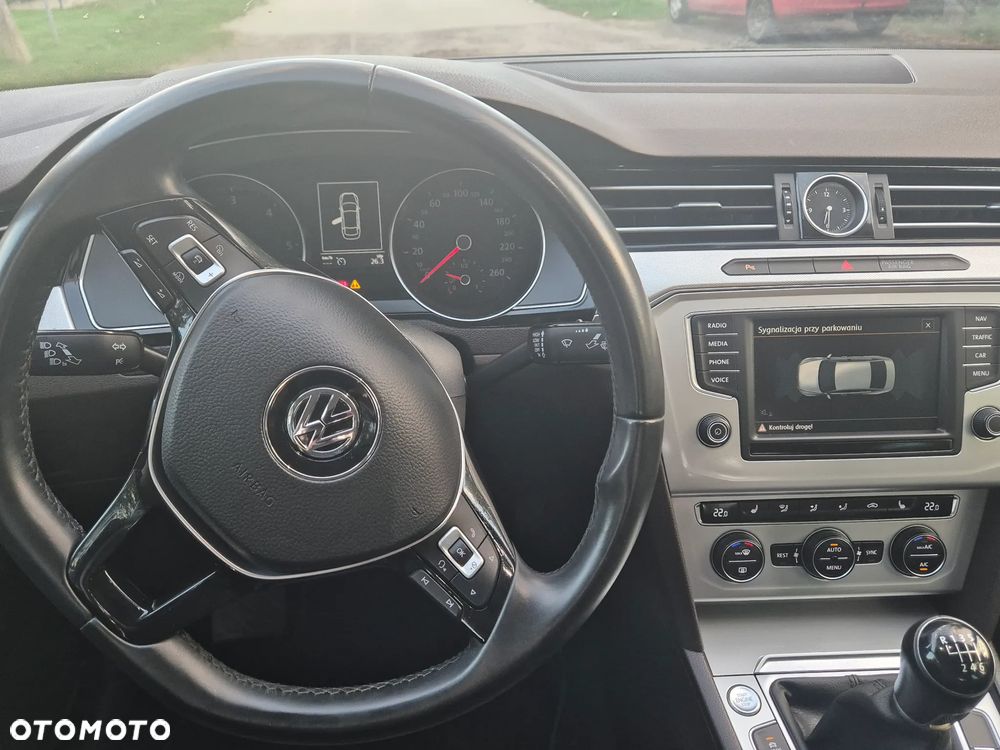 Volkswagen Passat 2.0 TDI (BlueMotion Technology) Highline - 13